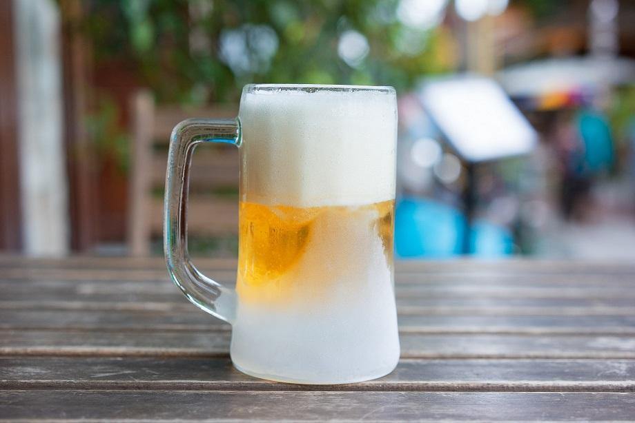 How to Frost Beer Mugs