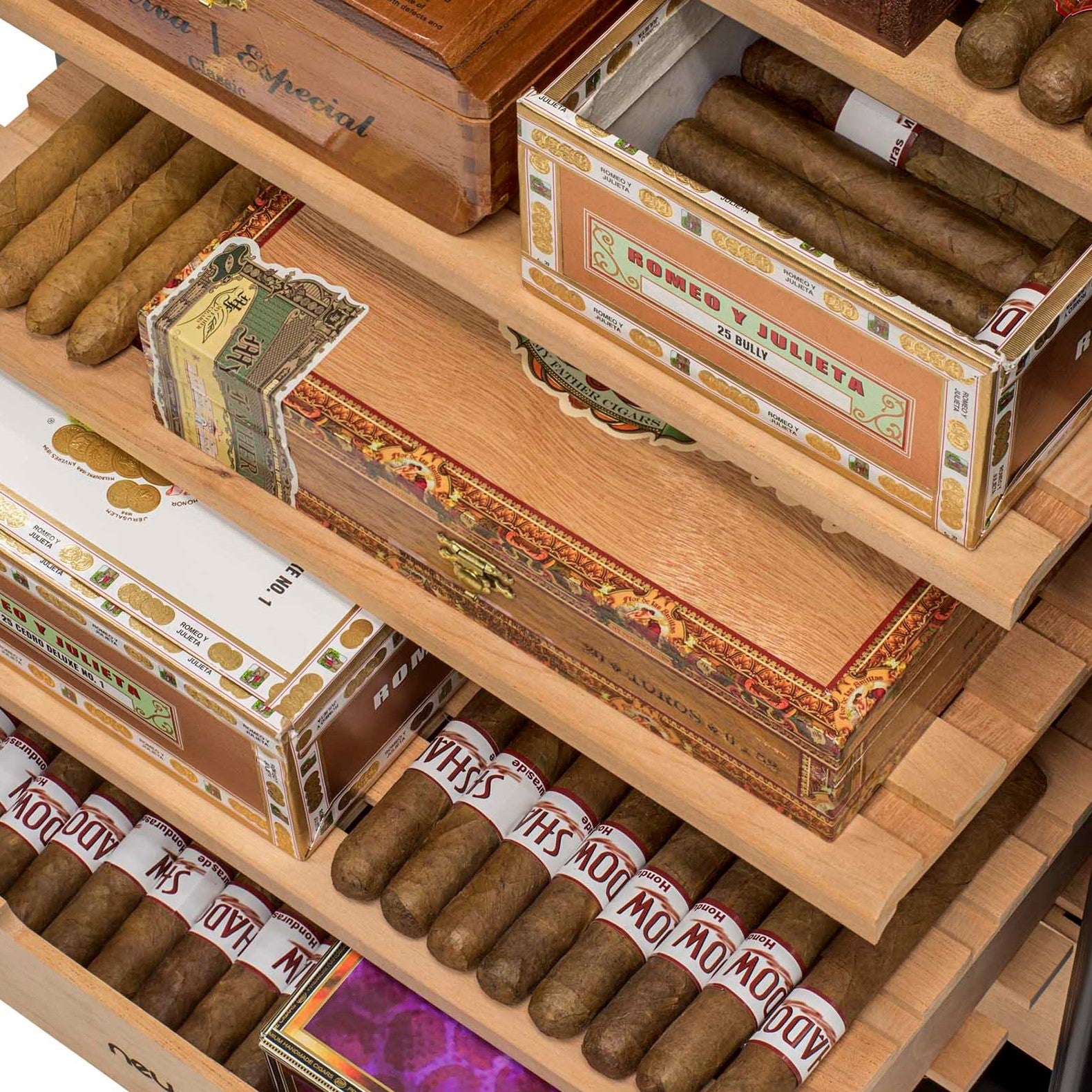 6 Tips for Choosing the Right Cigar Humidor